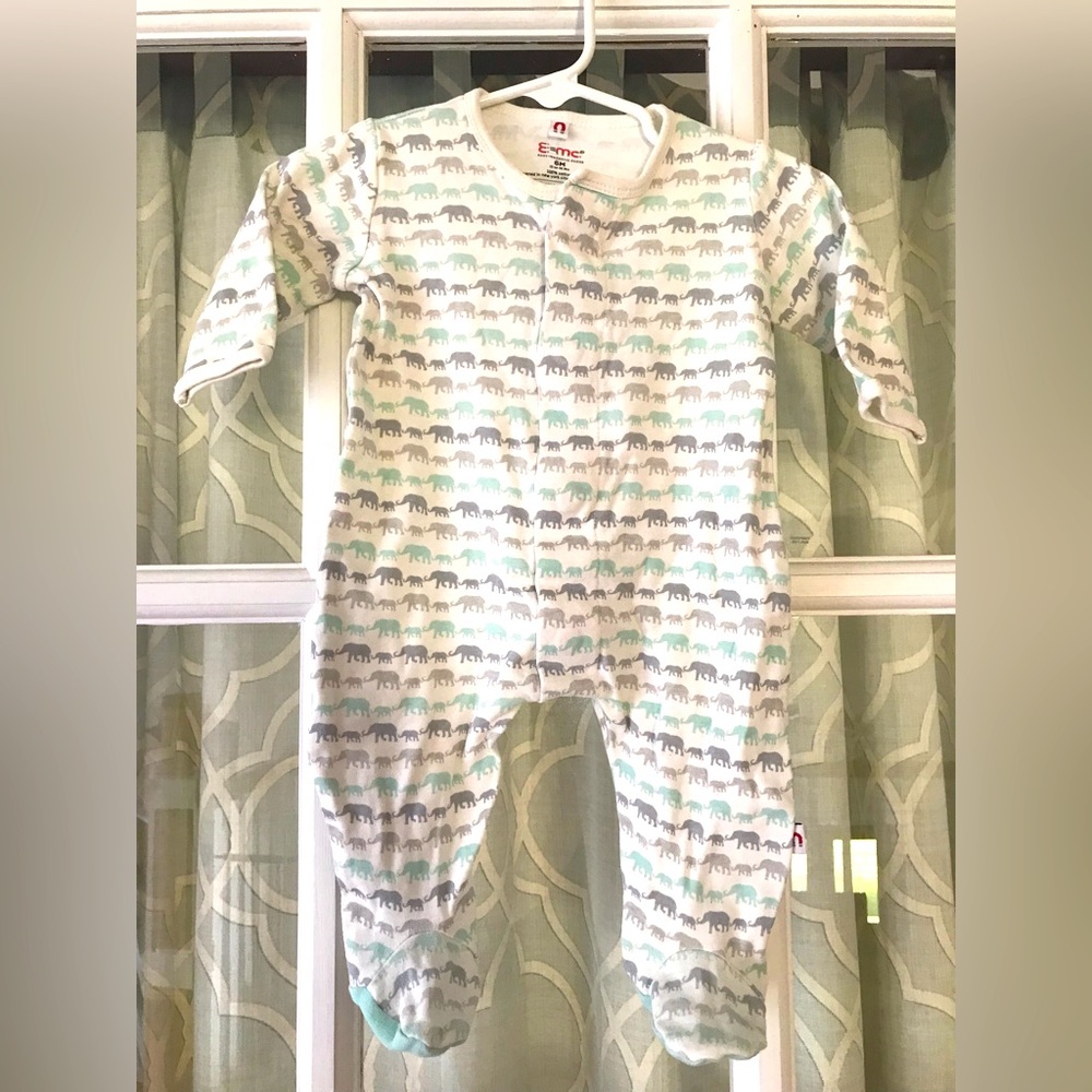 E=mc2 magnetic closure baby footie 6 months elephants gray and sage in EUC